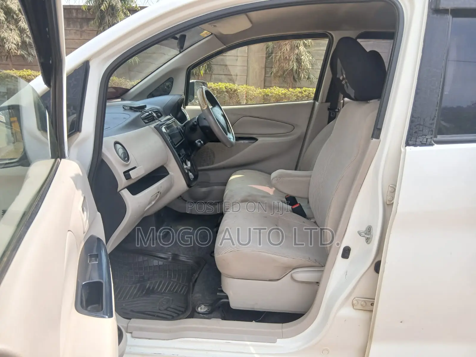 Mitsubishi EK Wagon 2015 White