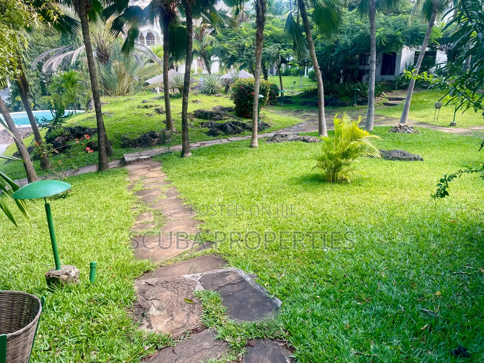 Furnished 1bdrm Apartment in Silversands Beach, Town Centre for sale
