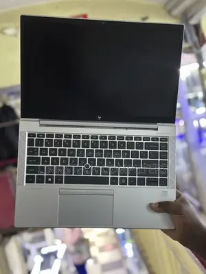 Laptop HP EliteBook 845 G8 16GB AMD Ryzen 5 SSD 256GB