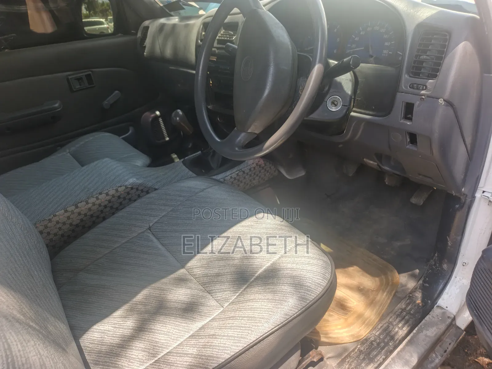 Toyota Hilux 2003 White