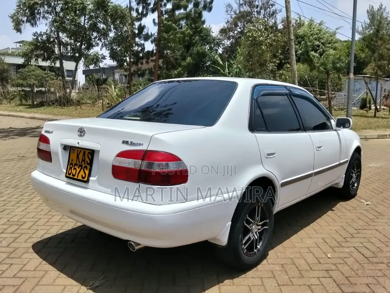 Toyota Corolla 2000 White