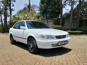 Toyota Corolla 2000 White