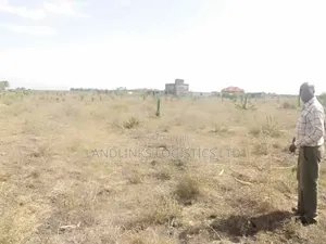 Koma to KENOL ROAD 1 Acre , 1 1/2 Acre on Tarmack Off Kangundo Rd