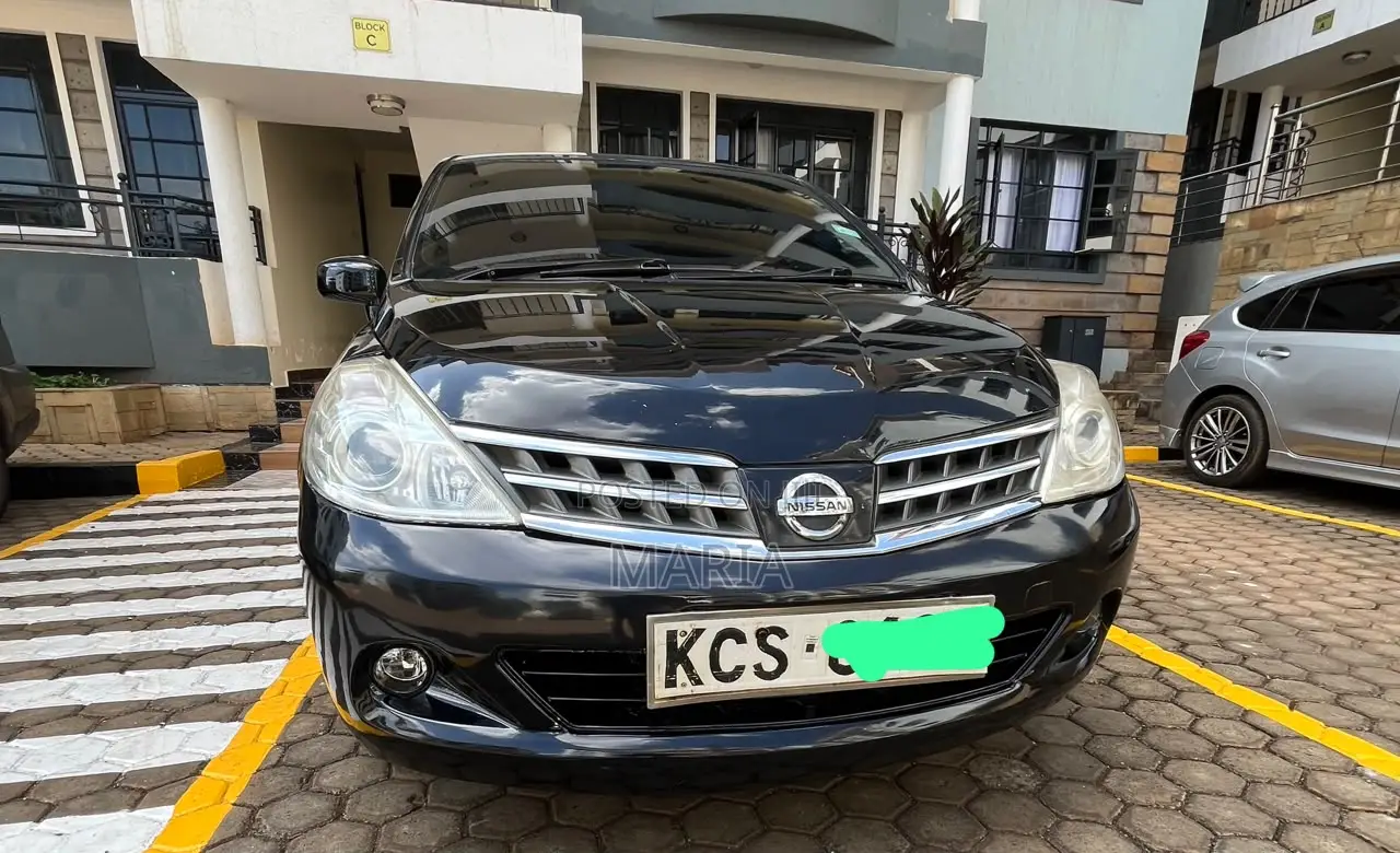 Nissan Tiida 2011 Black