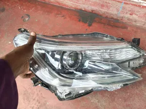 Headlight Mark X 2015 Model Xenon