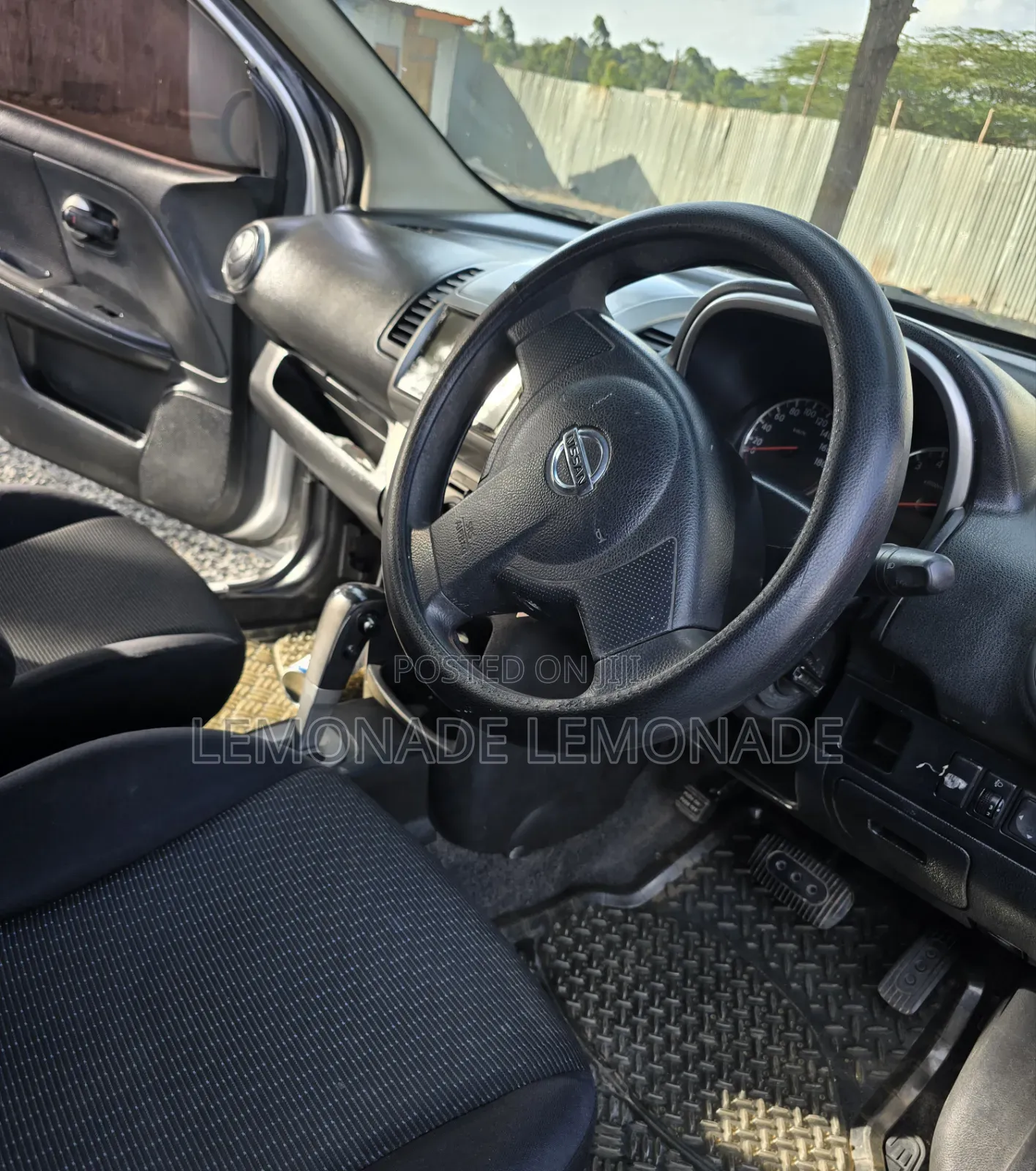 Nissan Note 1.4 2010 Silver