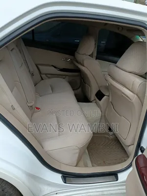 Toyota Crown 2009 Ivory
