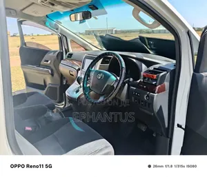 Toyota Vellfire V 2.4 FWD 8-Seater 2014 White