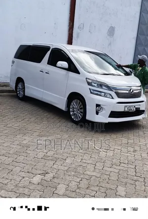 Toyota Vellfire V 2.4 FWD 8-Seater 2014 White