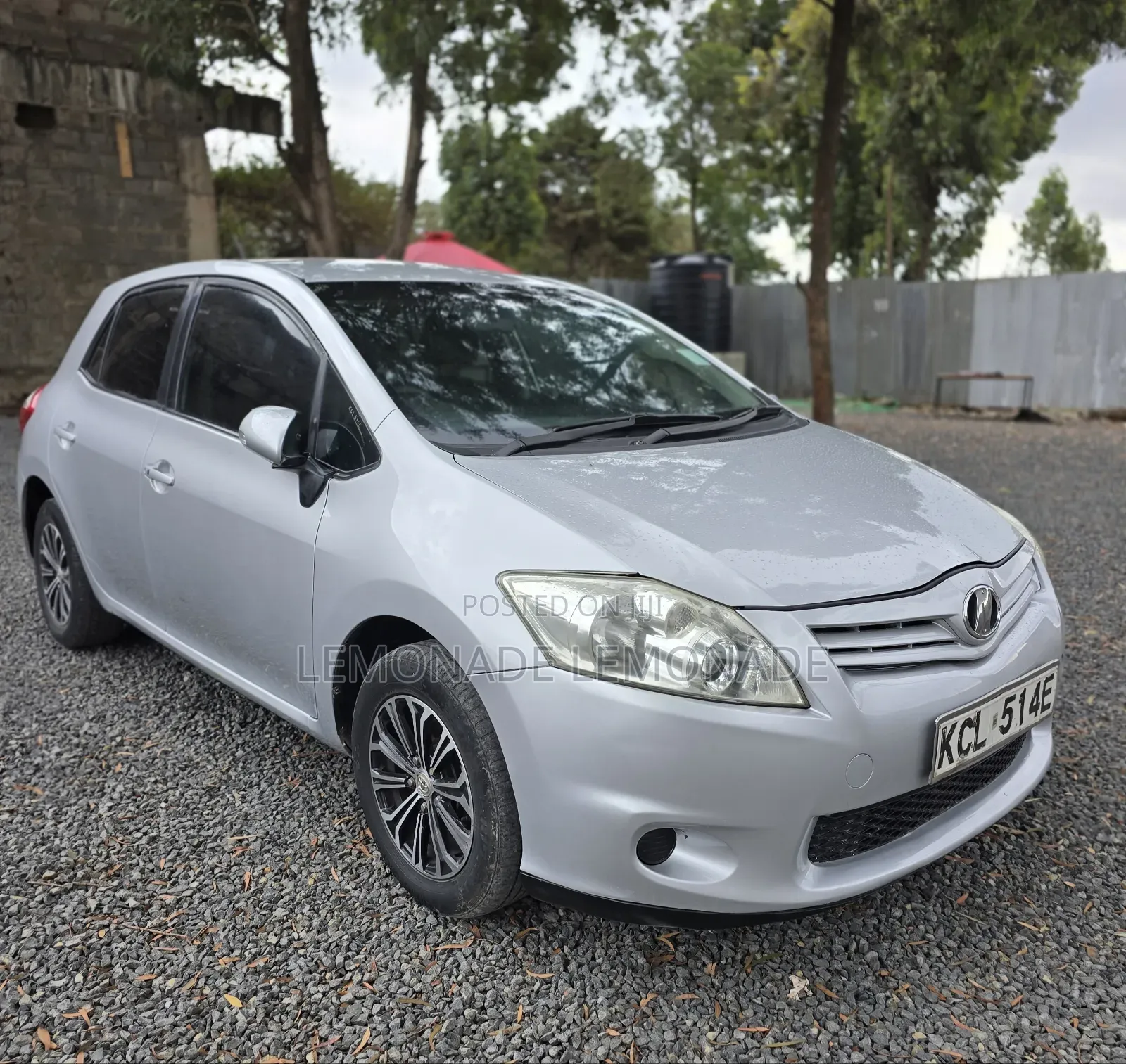 Toyota Auris 2010 Silver