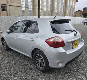 Toyota Auris 2010 Silver