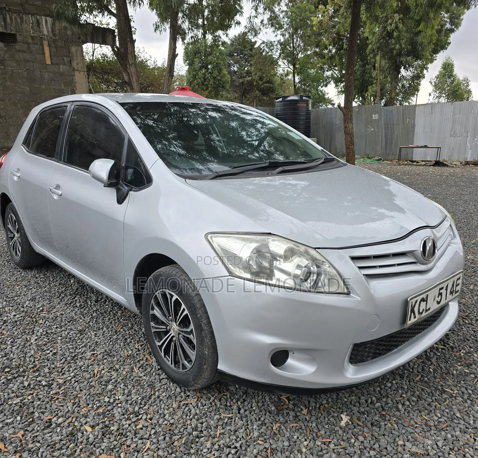 Toyota Auris 2010 Silver