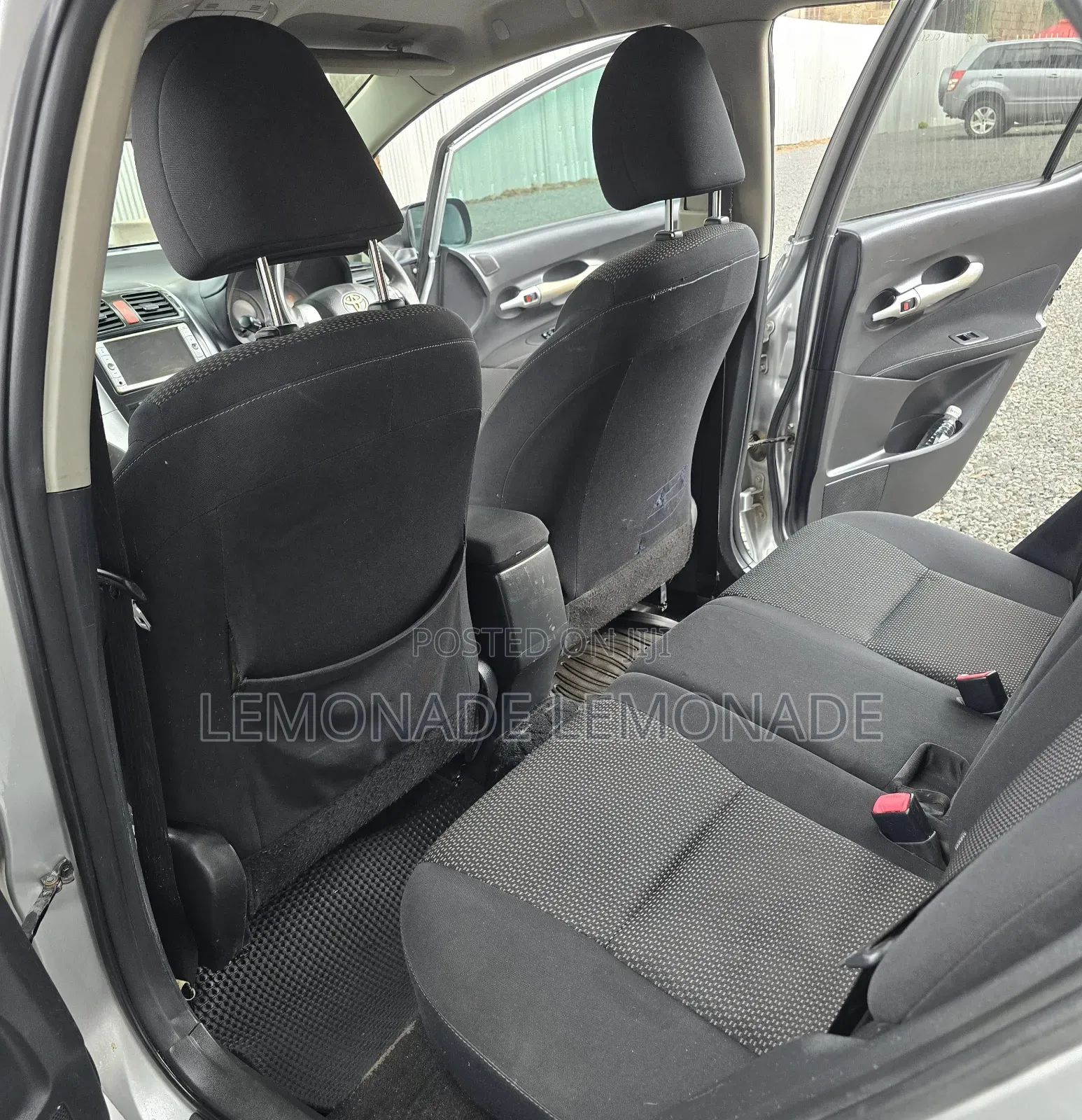 Toyota Auris 2010 Silver