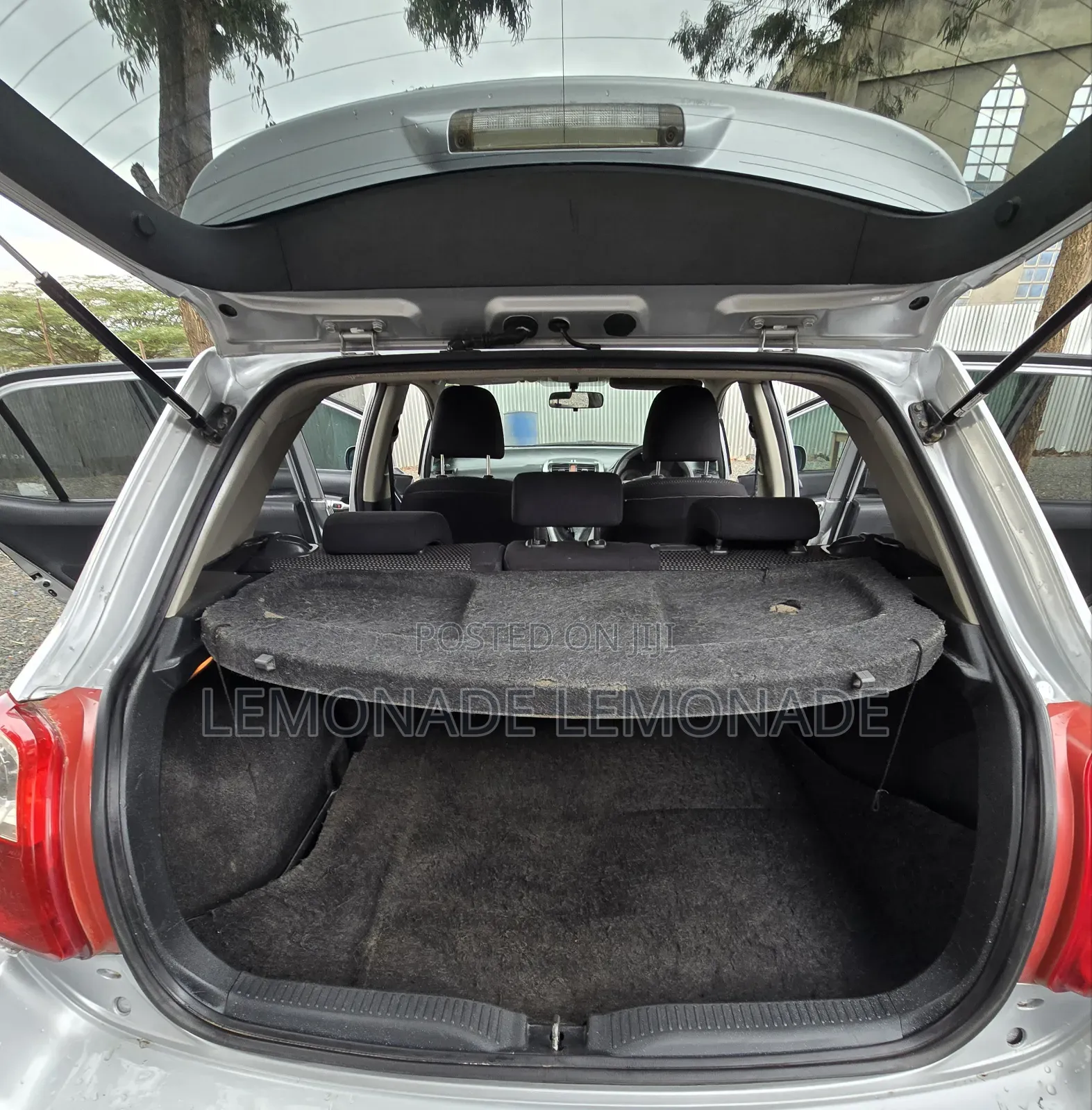 Toyota Auris 2010 Silver