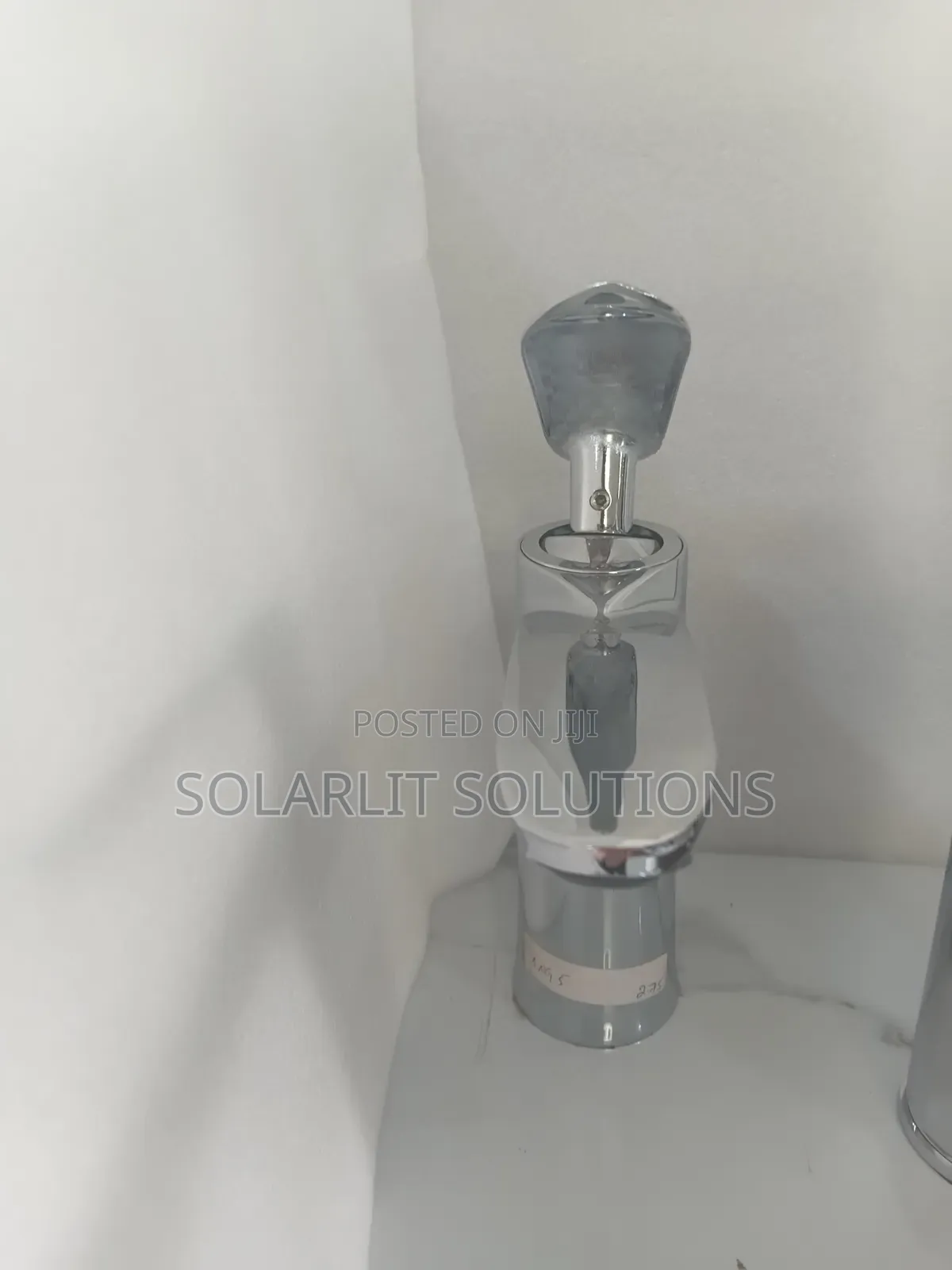 Modern Chrome Single-Handle Bathroom Basin Mixer Tap