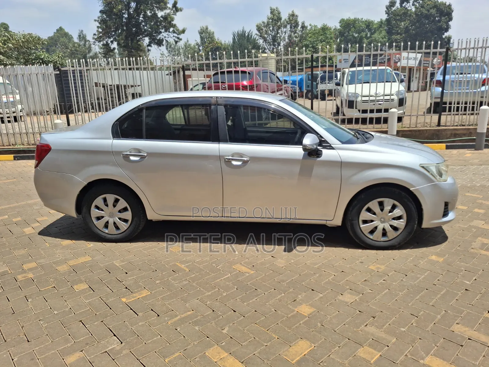 Toyota Axio 1.5 G 2WD 2012 Silver