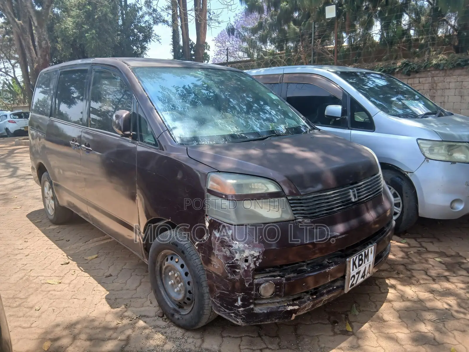 Toyota Voxy 2003 Red