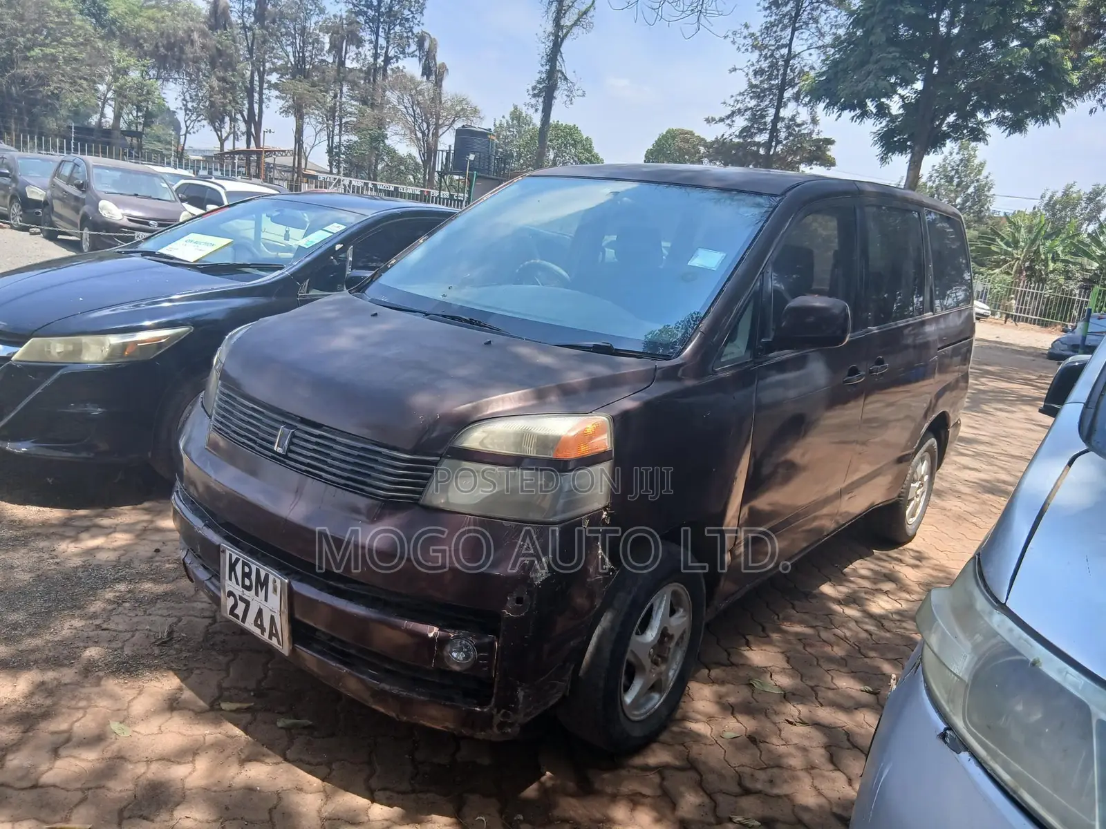 Toyota Voxy 2003 Red