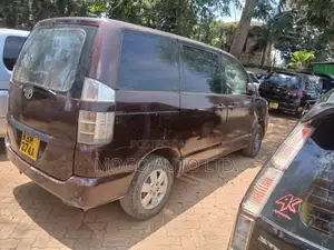 Toyota Voxy 2003 Red