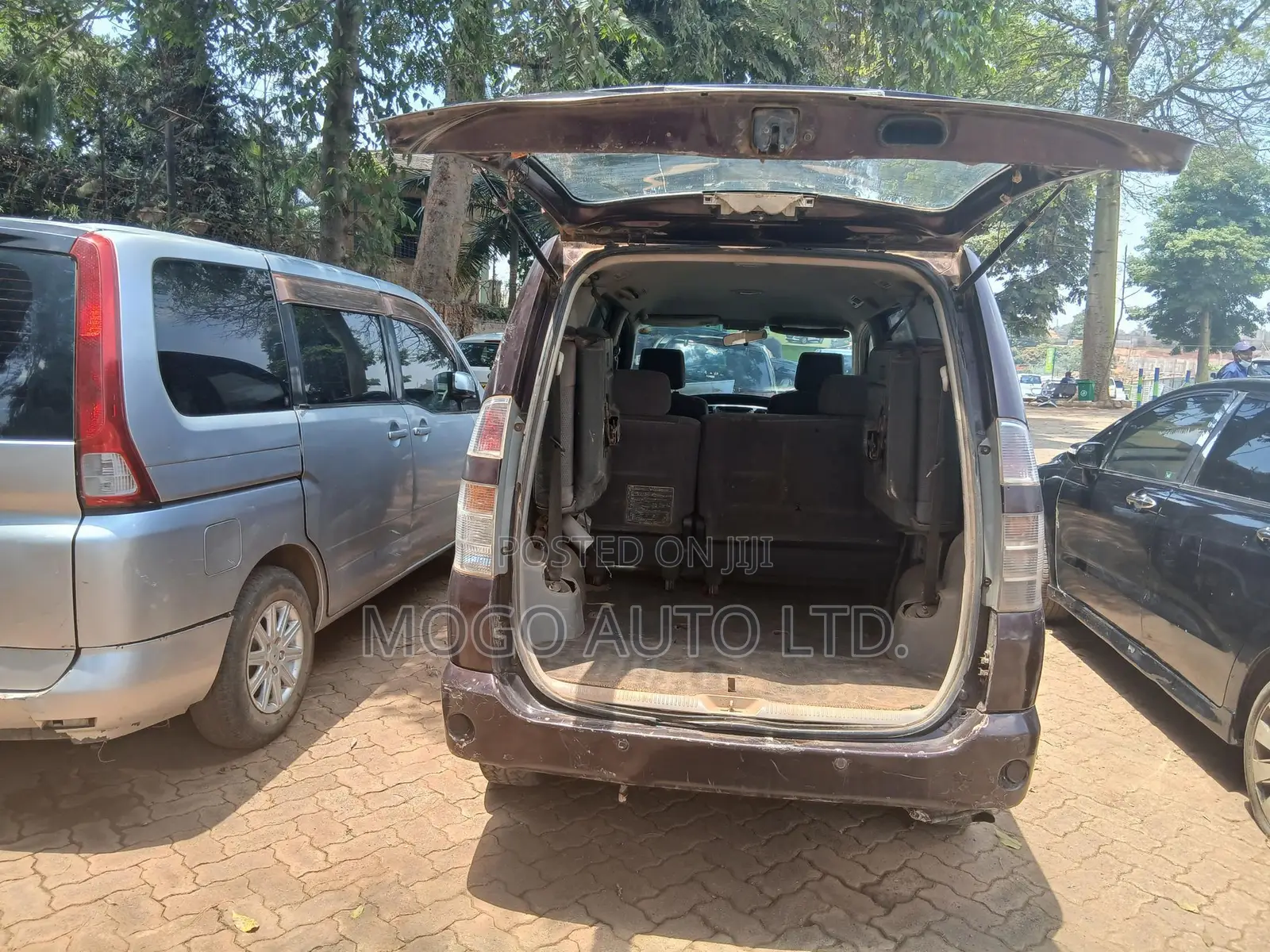 Toyota Voxy 2003 Red