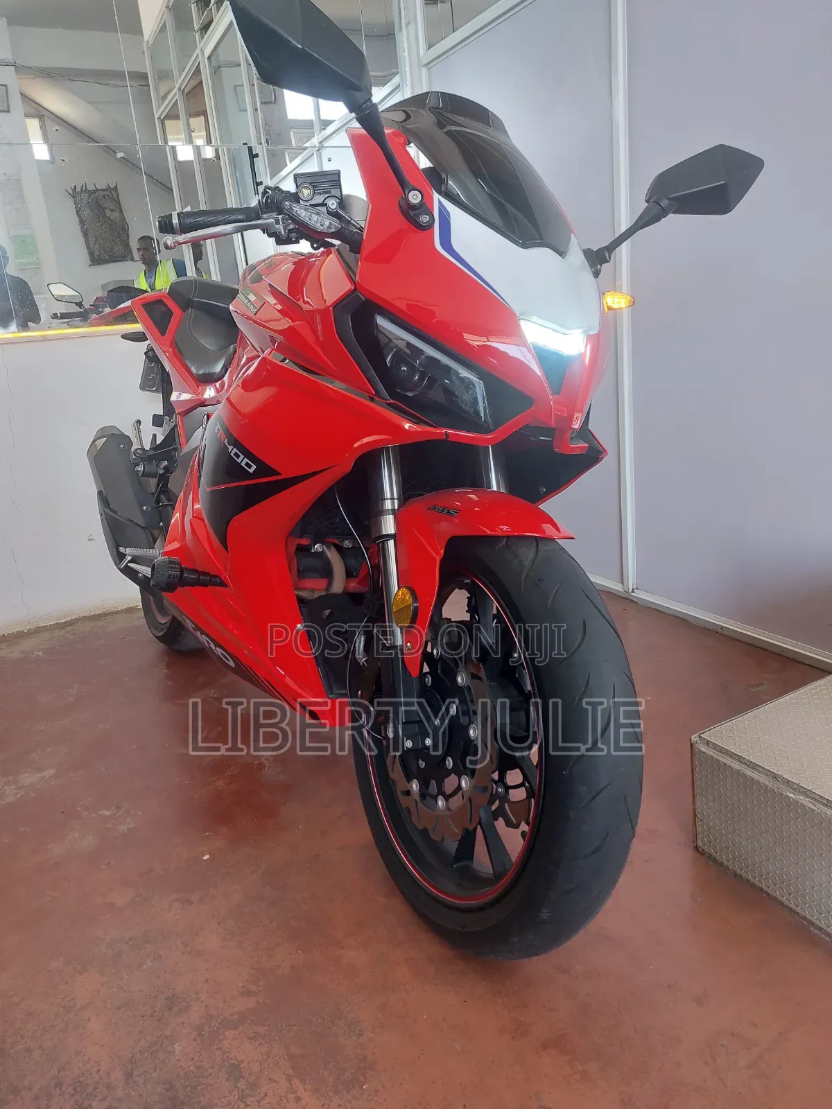 Taro TR400T 2026 Red