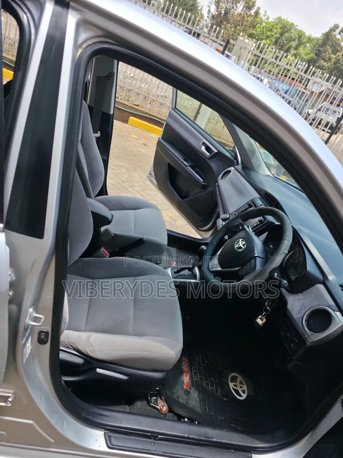 Toyota Axio 2012 Silver