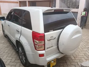 Suzuki Escudo 2010 White
