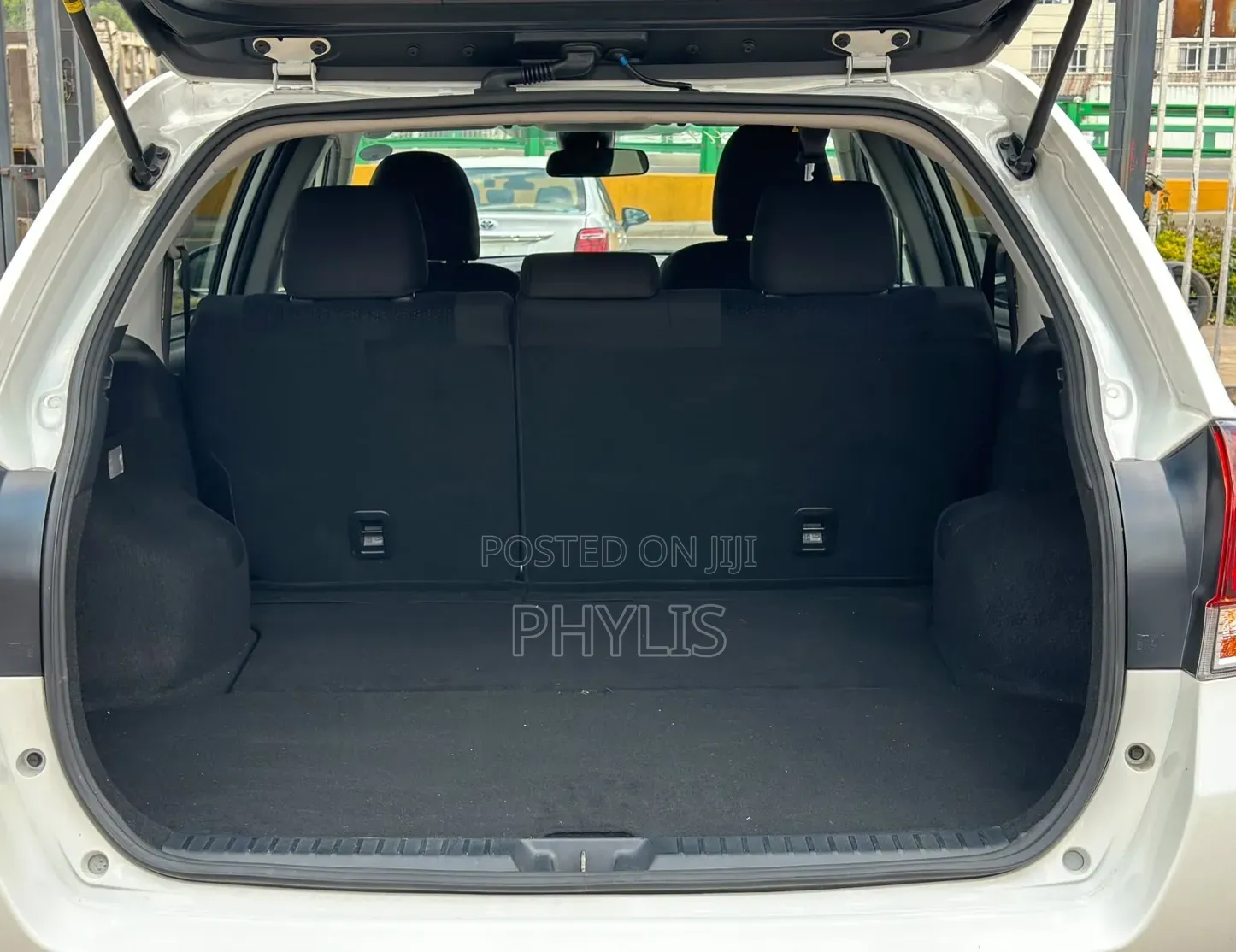 Toyota Corolla Fielder 1.5 Hybrid FWD 2019 White
