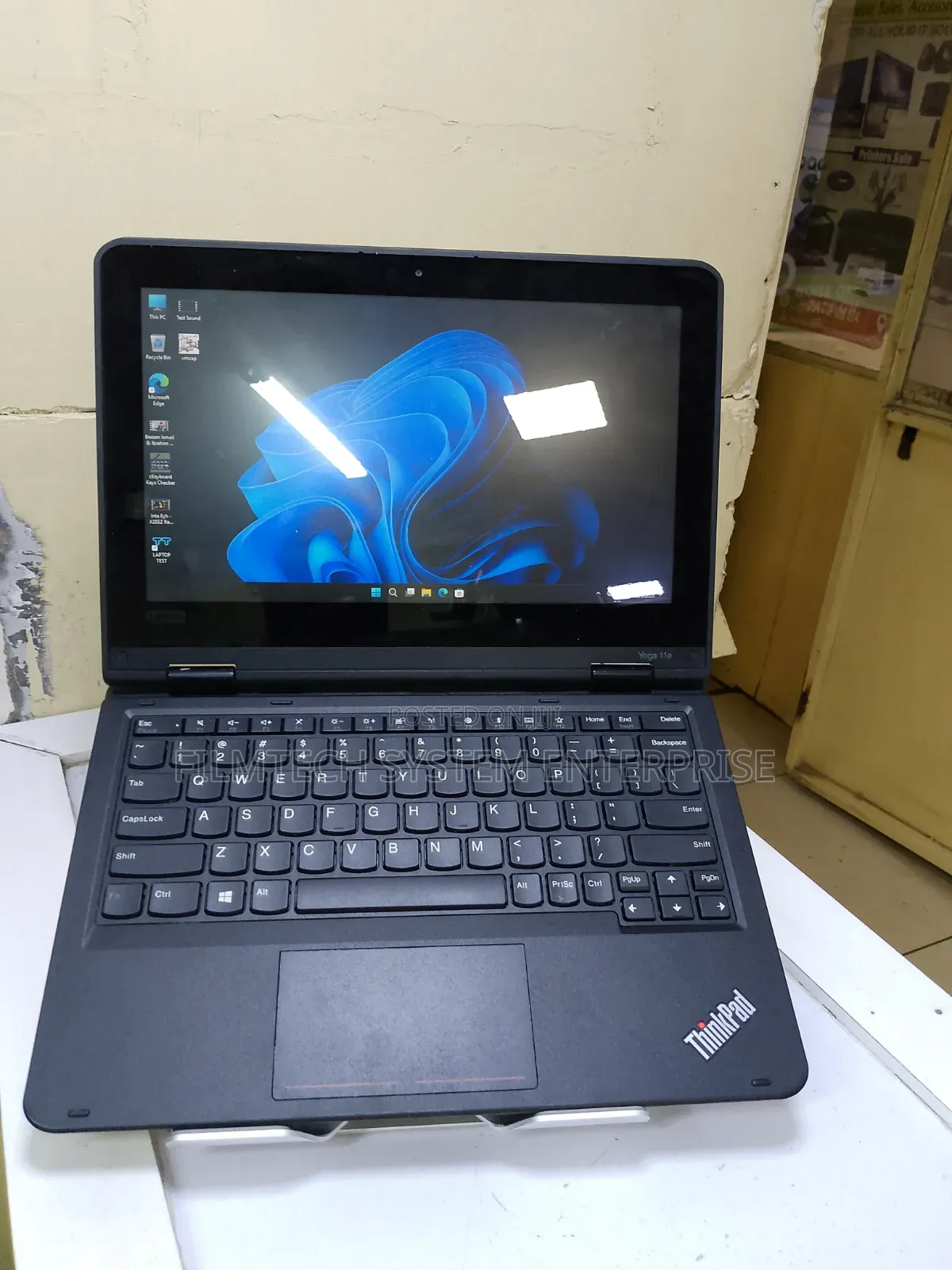 Laptop Lenovo Yoga 11e 4GB Intel Celeron SSD 128GB