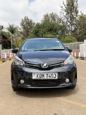Toyota Vitz 1.3 FWD 5dr 2016 Black