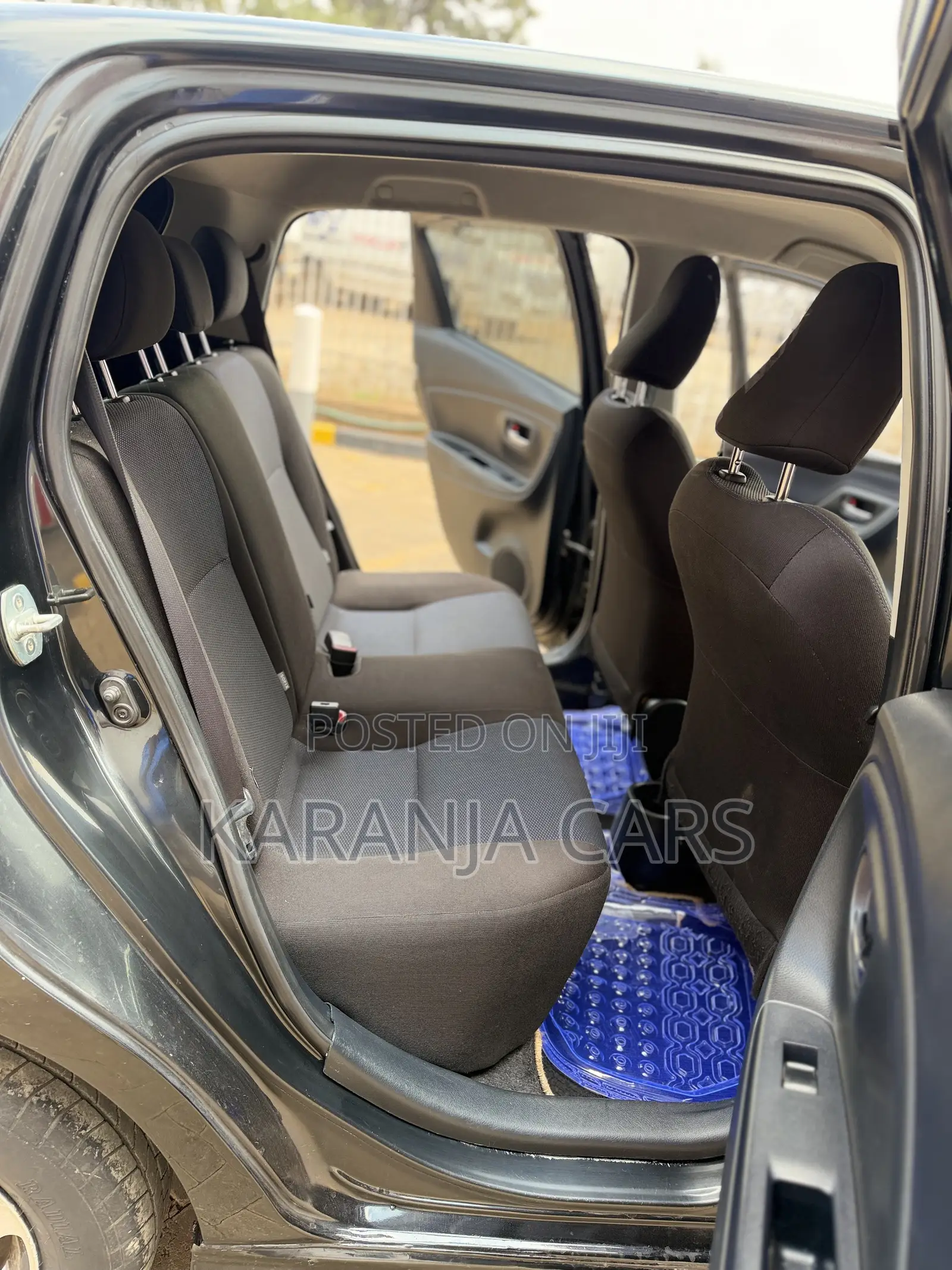 Toyota Vitz 1.3 FWD 5dr 2016 Black