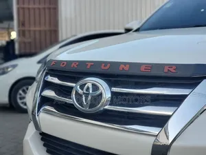 Toyota Fortuner 2.8 D AWD 2019 White