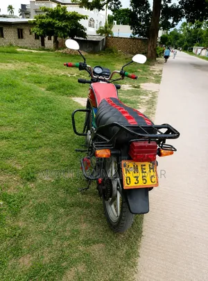 Honda CB 2018 Red