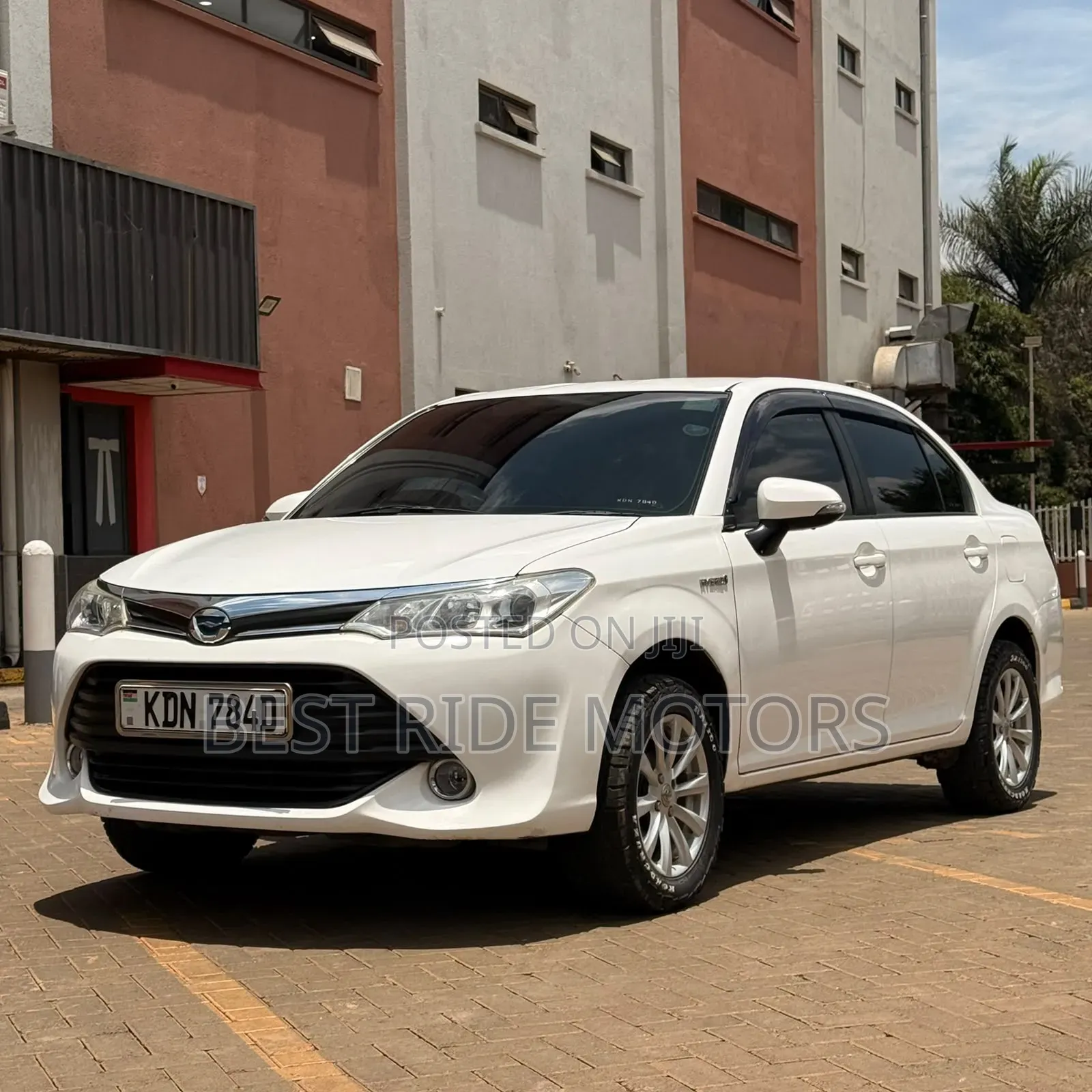 Toyota Axio 1.5 Hybrid 2WD 2017 Pearl