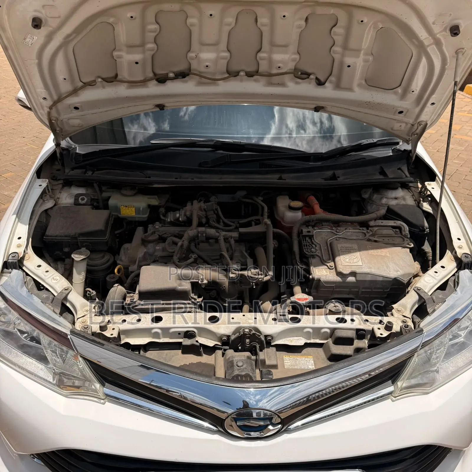 Toyota Axio 1.5 Hybrid 2WD 2017 Pearl