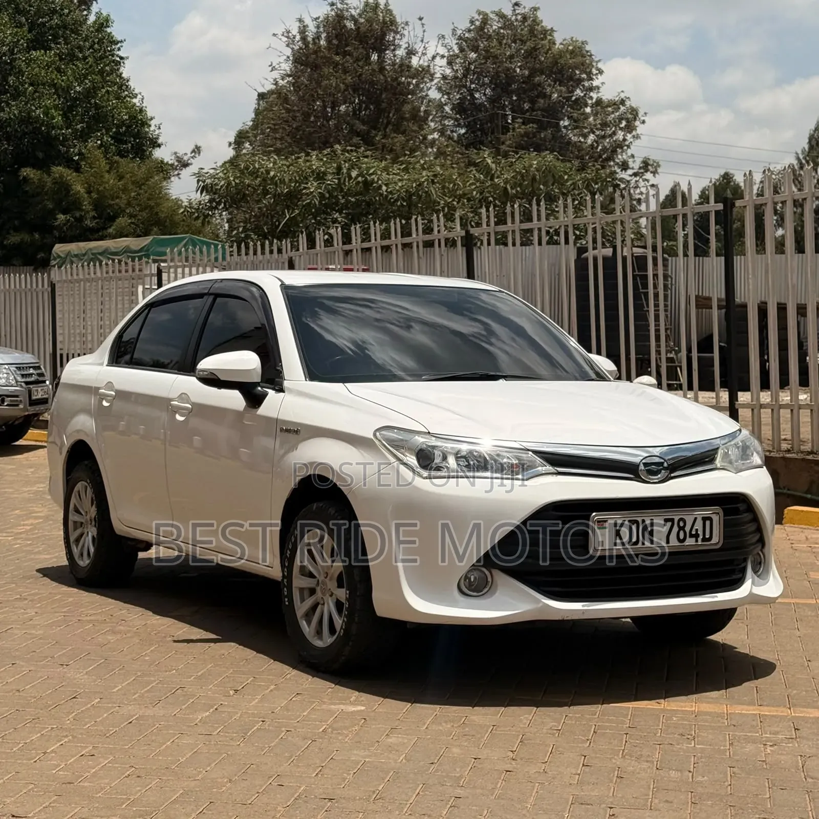 Toyota Axio 1.5 Hybrid 2WD 2017 Pearl