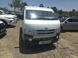 Toyota HiAce 2015 Silver