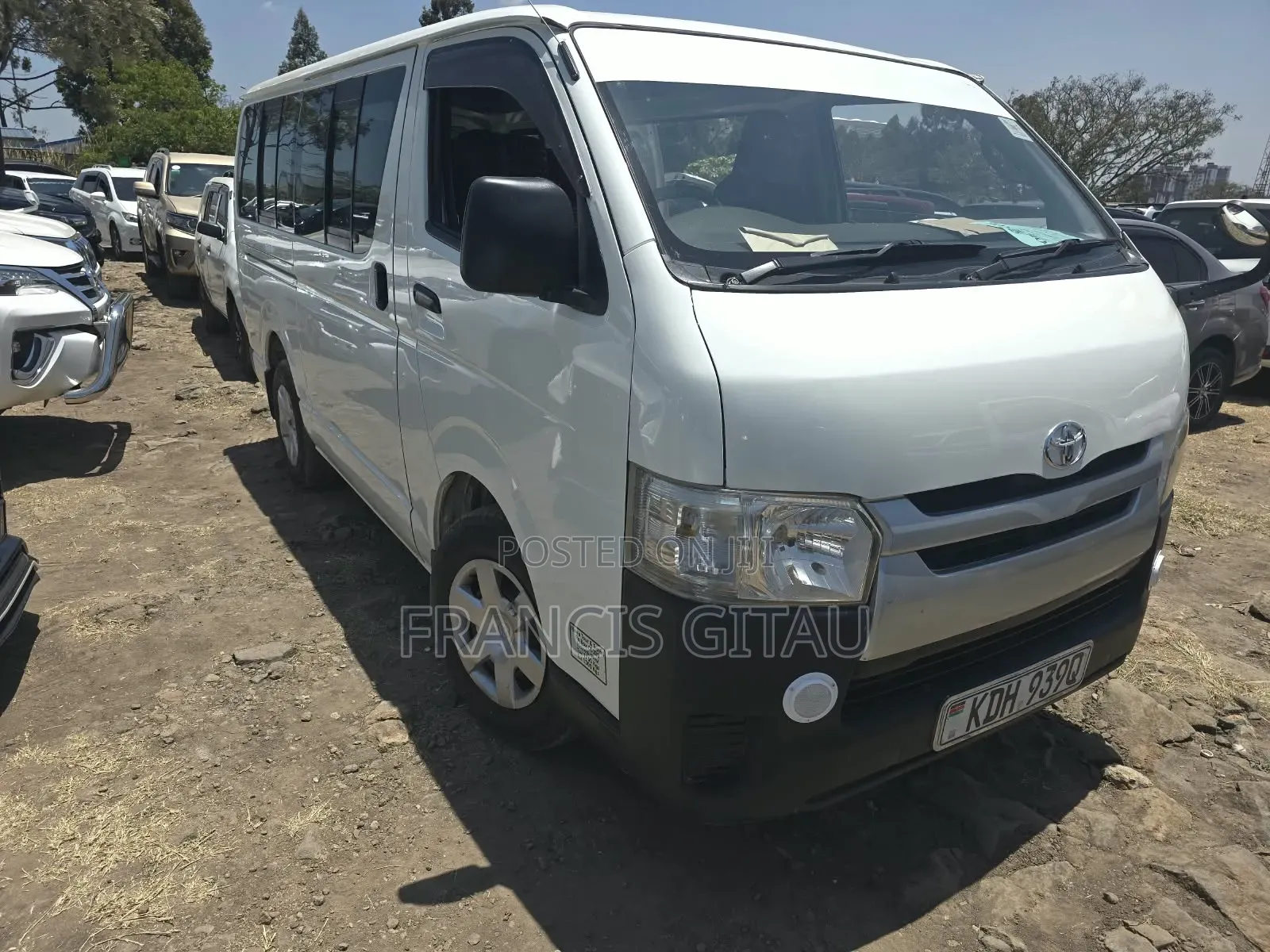 Toyota HiAce 2015 Silver