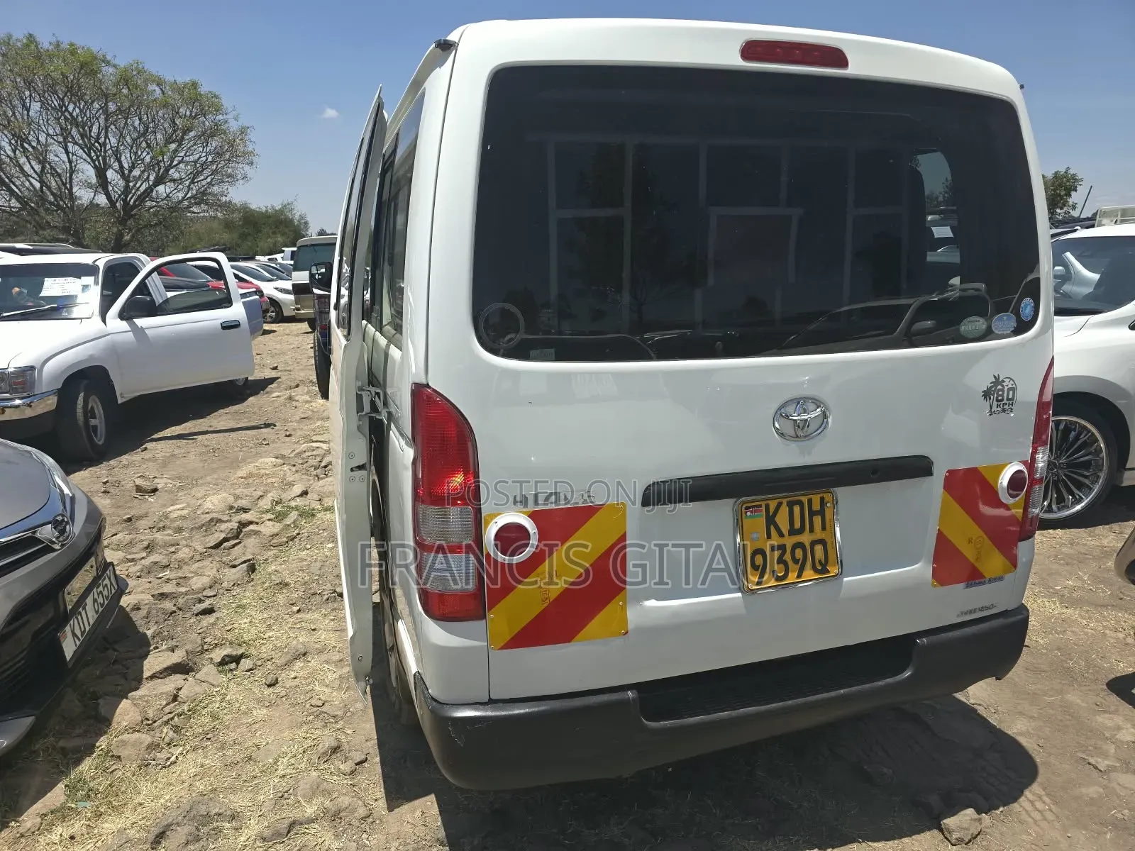 Toyota HiAce 2015 Silver