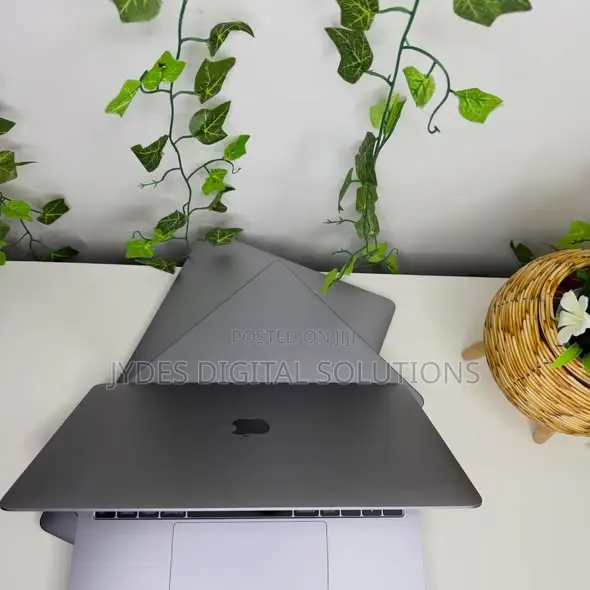 Laptop Apple MacBook Pro 2021 M1 32GB Apple M1 SSD 512GB