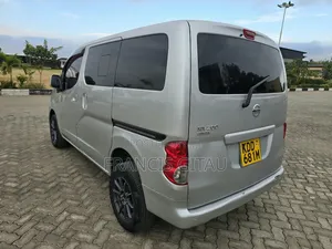 Nissan NV1500 2014 Silver