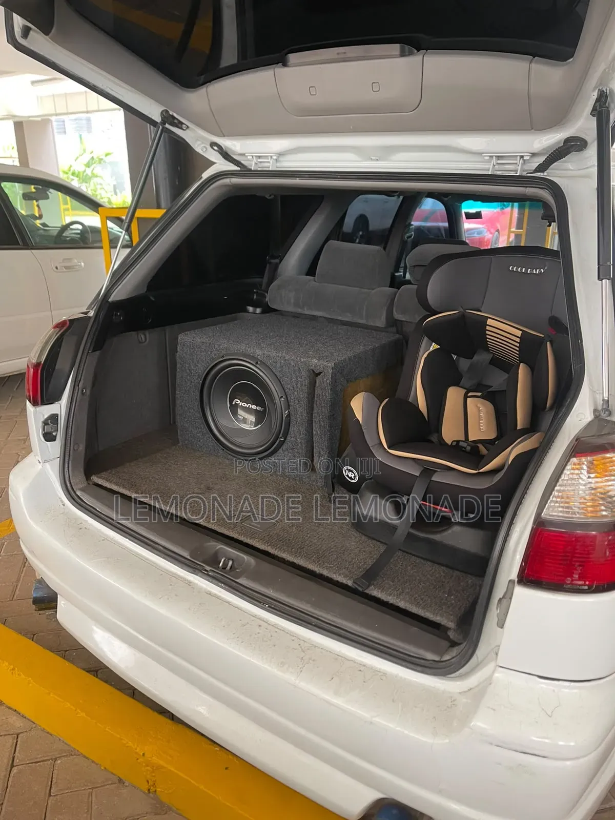 Subaru Legacy 1998 White