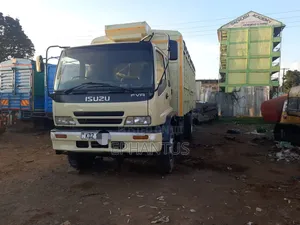 Isuzu Fvr23 2003 Beige