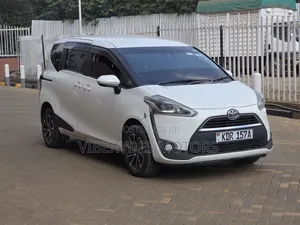 Toyota Sienta 2016 White