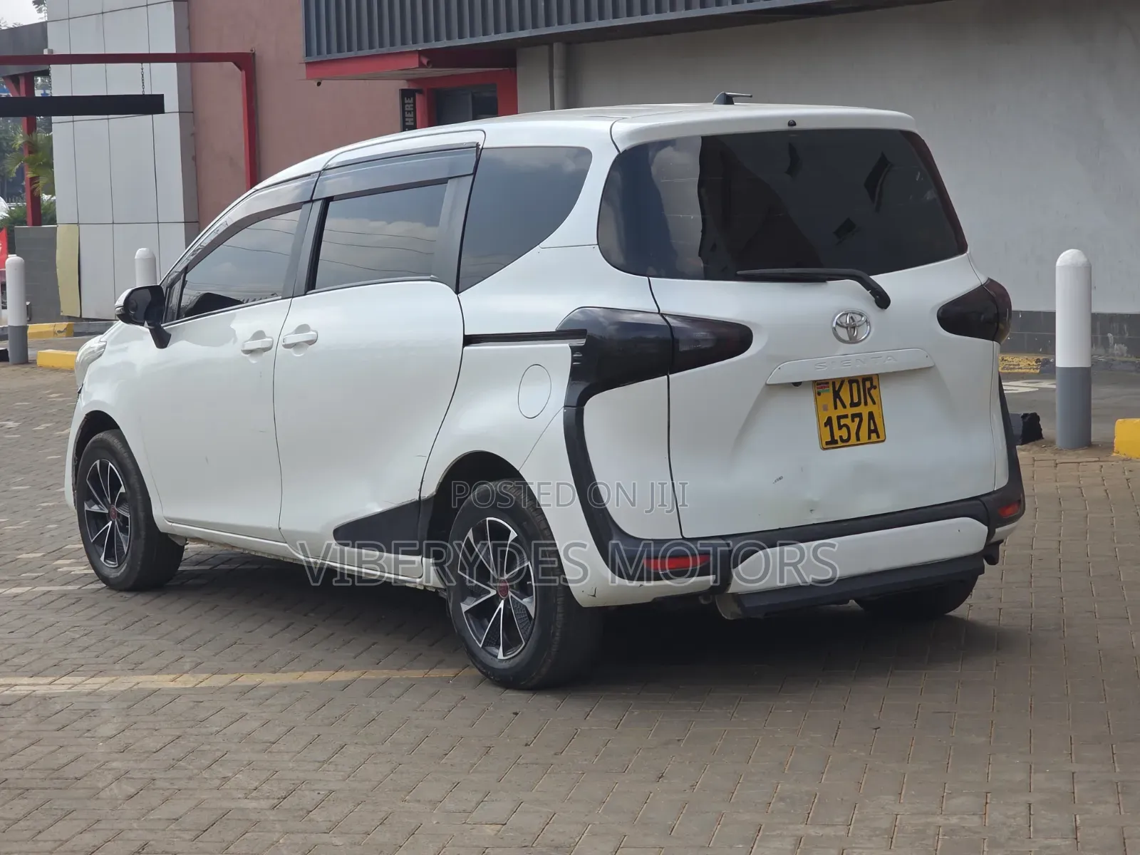 Toyota Sienta 2016 White