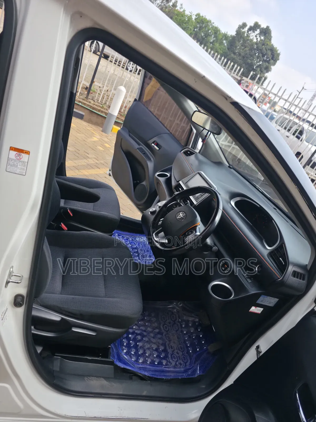 Toyota Sienta 2016 White