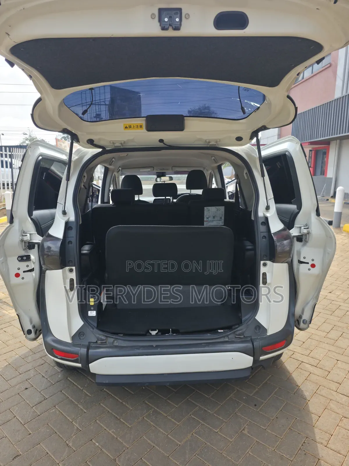 Toyota Sienta 2016 White