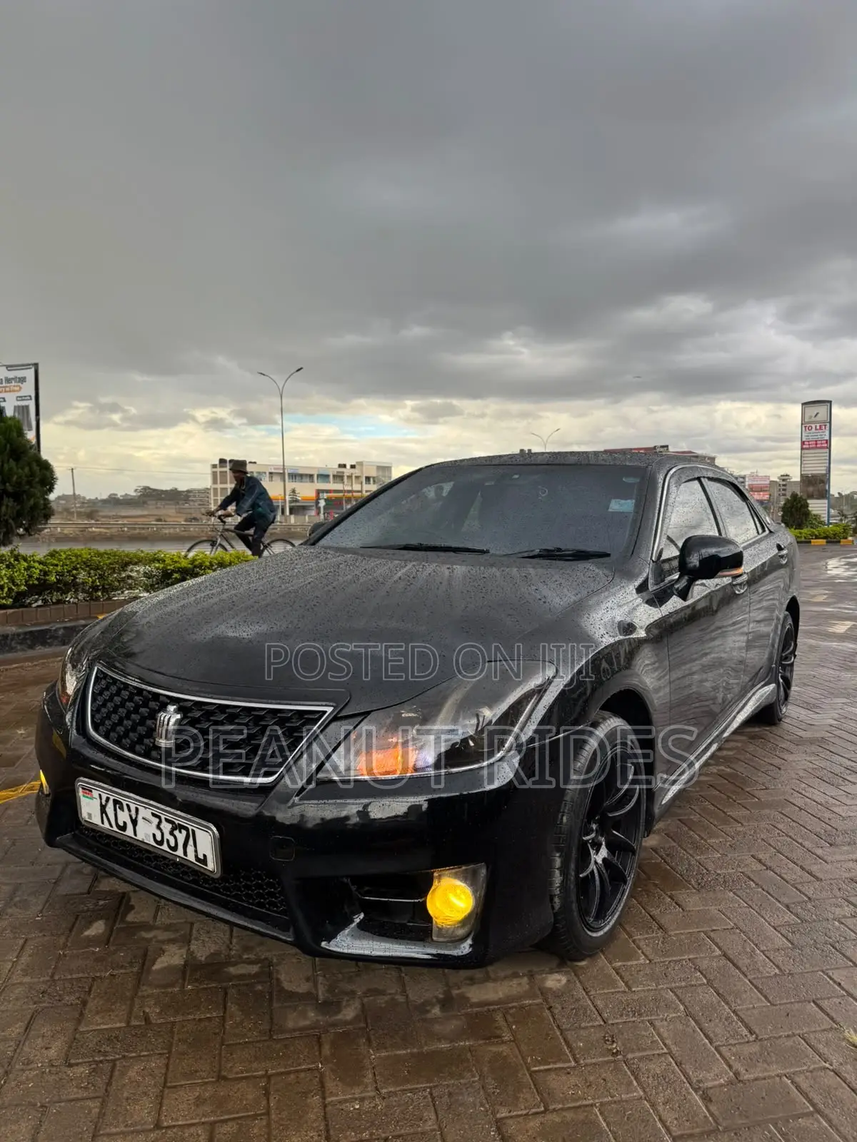 Toyota Crown 2012 Black