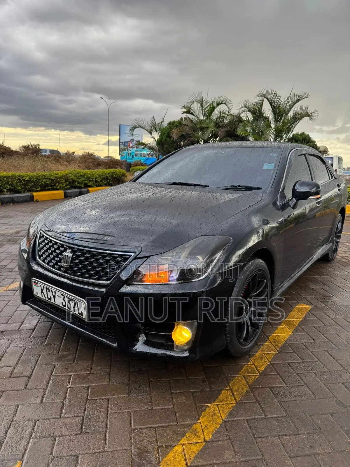 Toyota Crown 2012 Black