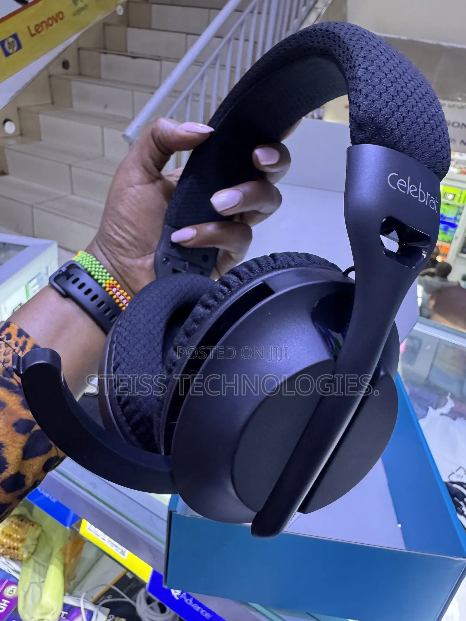 Celebrat A34 Wireless Headphones With Microphone